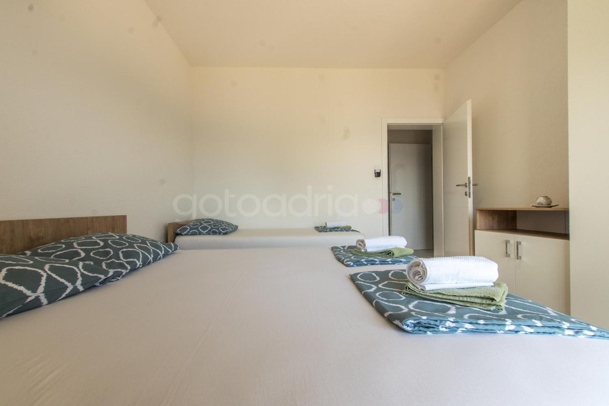 Near The Beach Apartments Jagodia Brela Exterior photo