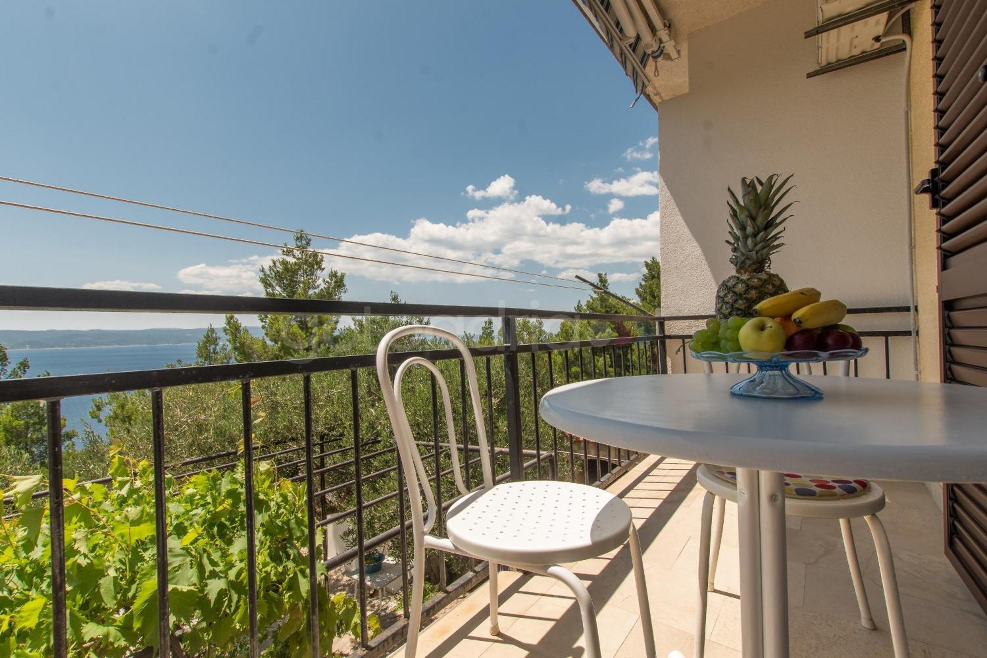 Near The Beach Apartments Jagodia Brela Exterior photo